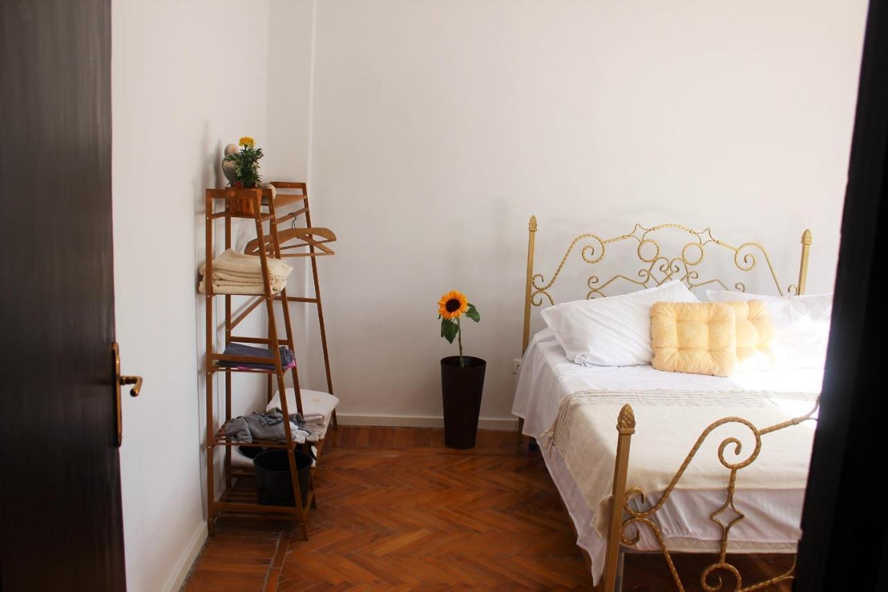 Entire Serviced Apartment With A Beautiful View ティラナ エクステリア 写真
