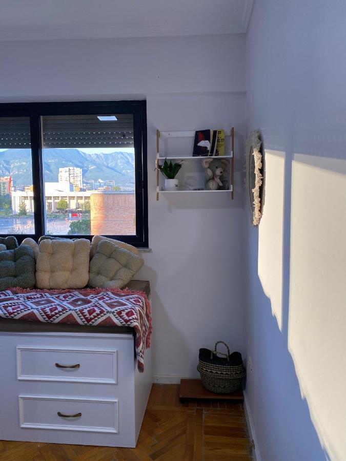 Entire Serviced Apartment With A Beautiful View ティラナ エクステリア 写真